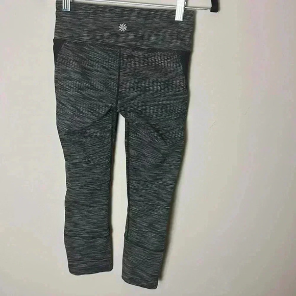 Athleta Mind Over Mat Capri Leggings Black and White Women Size XXS Yoga Workout - Picture 8 of 15